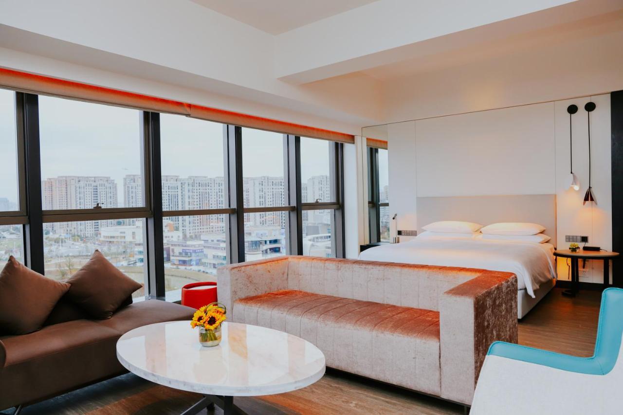 Hyatt Centric Lakeside Ningbo Exteriör bild